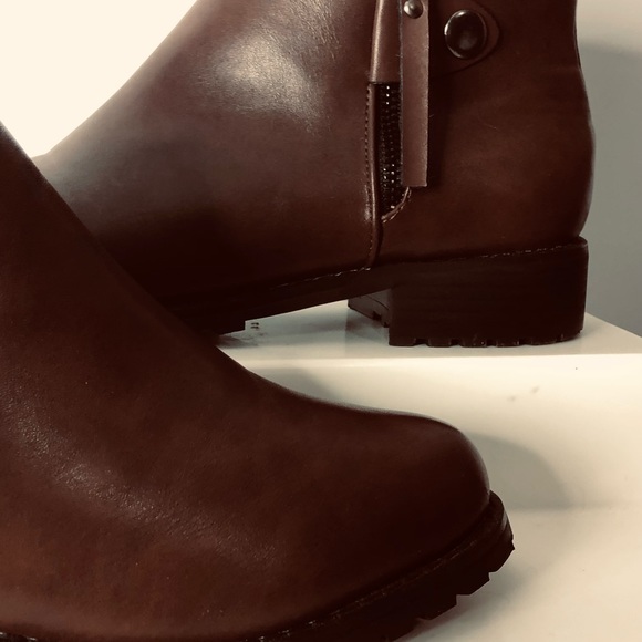 Stilla Brand New Brown Boots NWOT - Picture 3 of 10